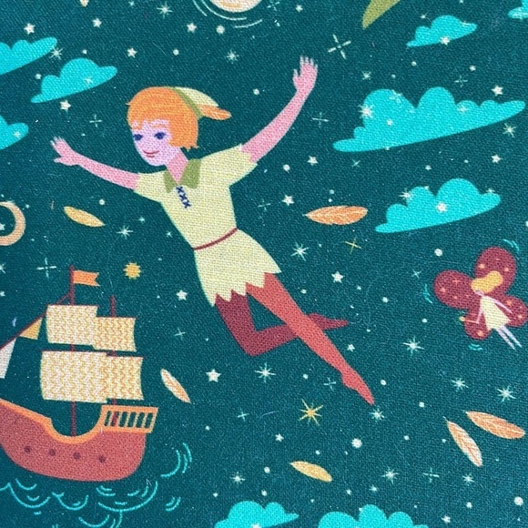 Padded tablet cover or book reader cover with Peter Pan print design - Picture 3 of 6